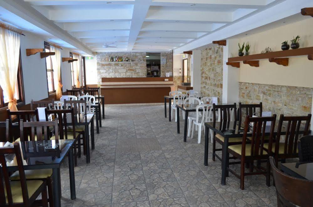 Hotel Vergi Oroklini Exterior foto